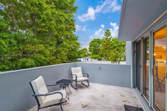 Building Photo - 3225 SW 58th Ave