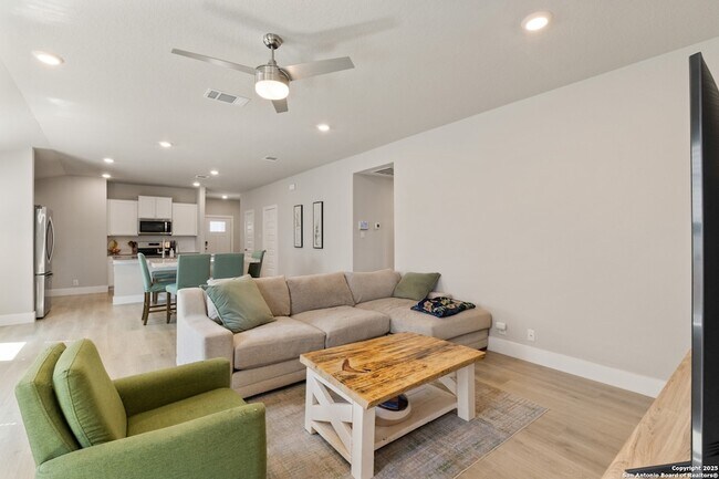 Building Photo - 21220 Cobbles Lp