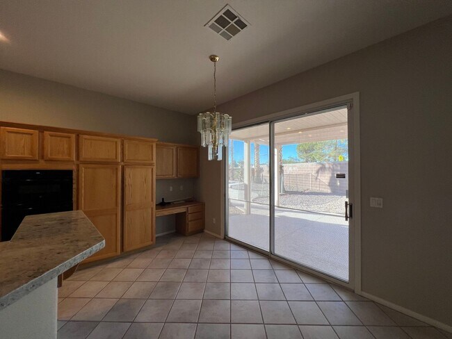 Building Photo - 4 Bedroom with Bedroom Downstairs, Pool, O...