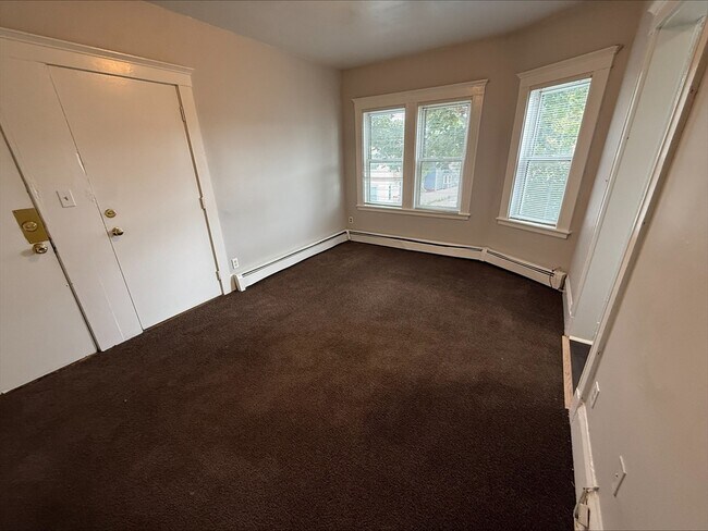 Building Photo - 3 Kingsley Terrace
