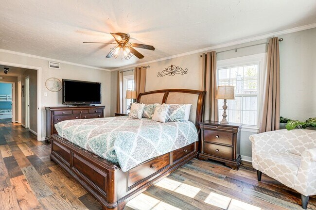 Building Photo - 3917 Avenue P 1/2