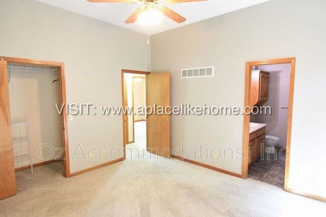 Building Photo - 15306 Riley St