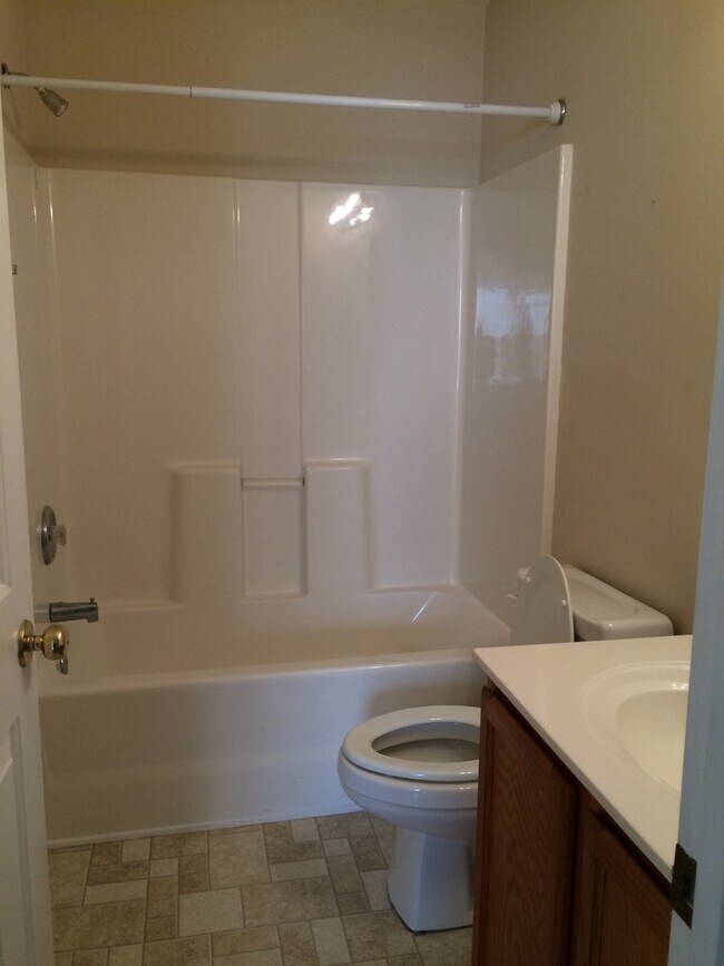 Building Photo - Single Family Home for Rent in Avalon