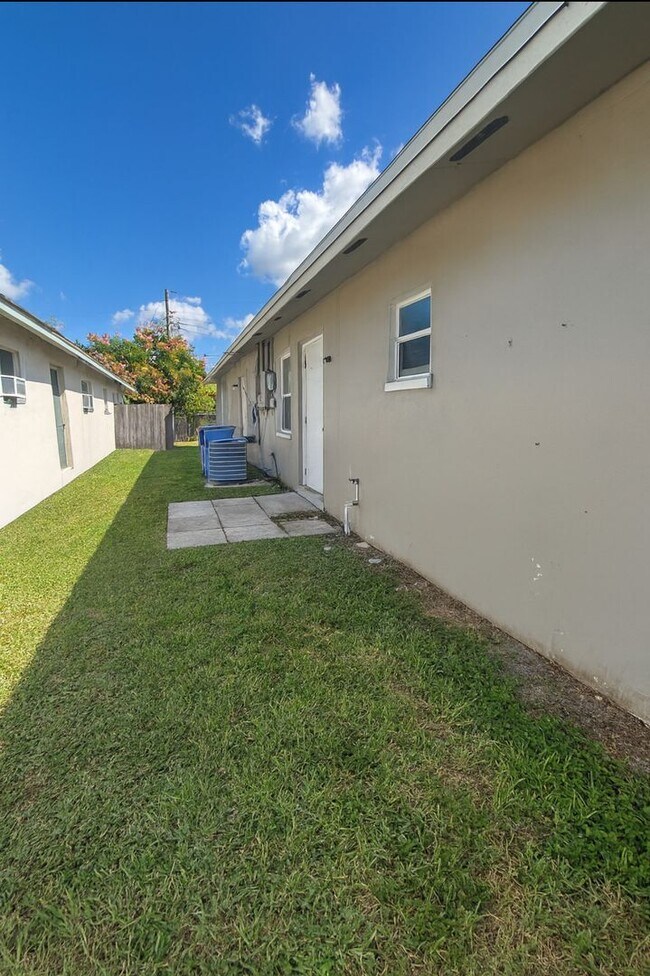 Building Photo - 5417/5419 Fourth Ave