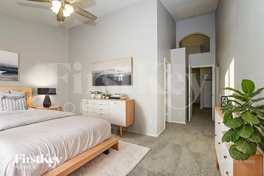 Building Photo - 1809 E Oakland St