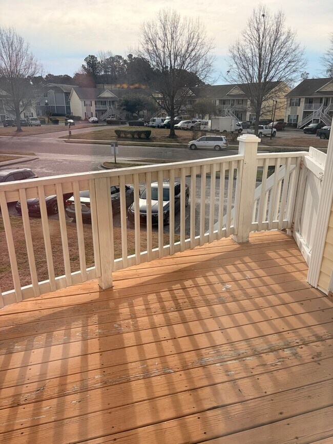 Building Photo - Q201