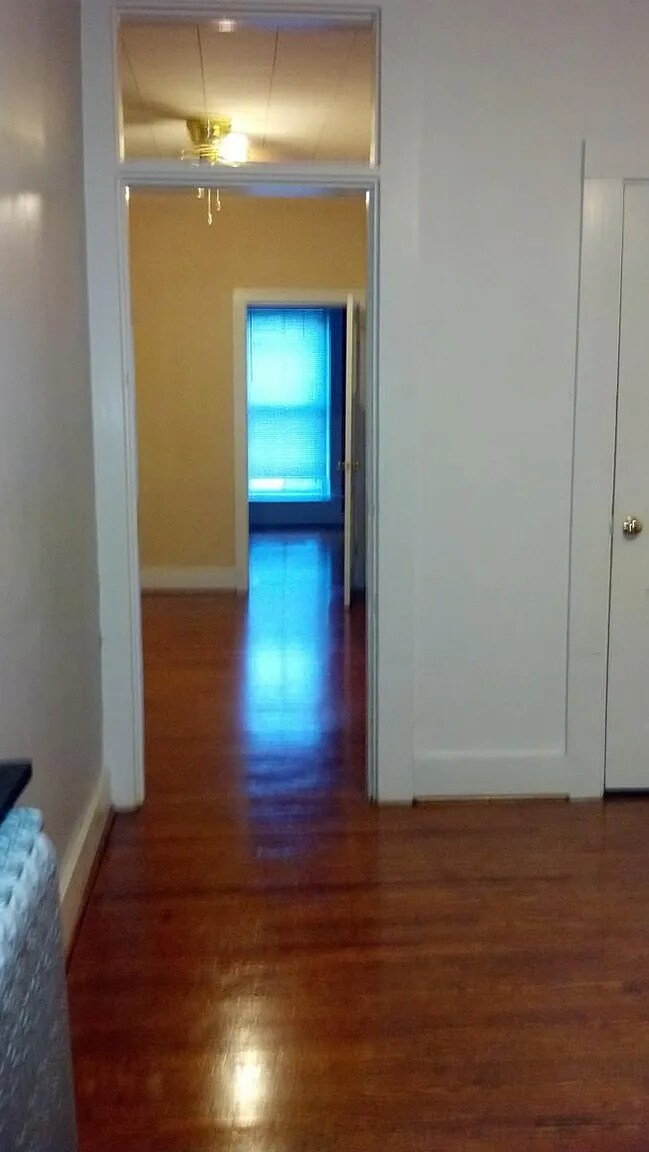 Building Photo - 105-4 E Main St