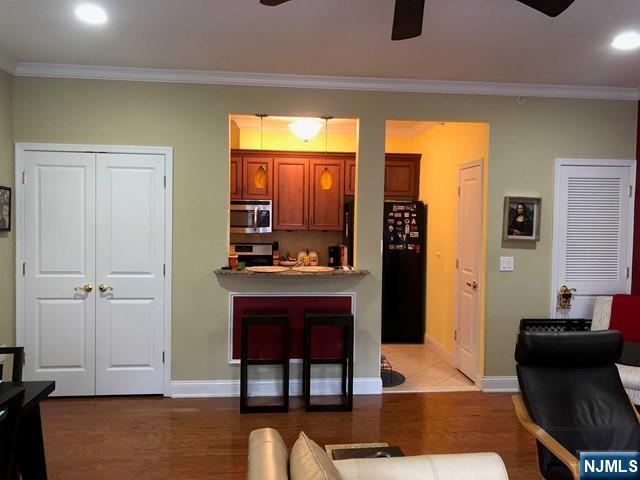 Building Photo - 14 Hemlock Lane