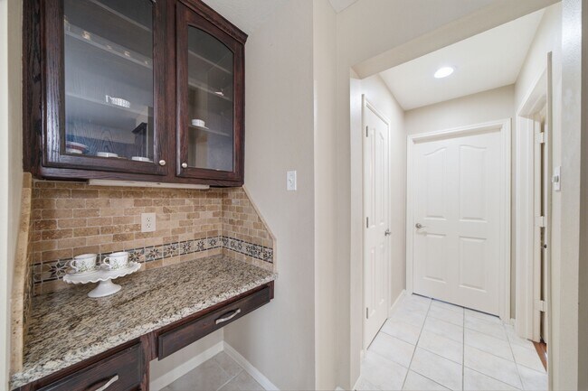 Building Photo - 4418 Ruttand Park Ln