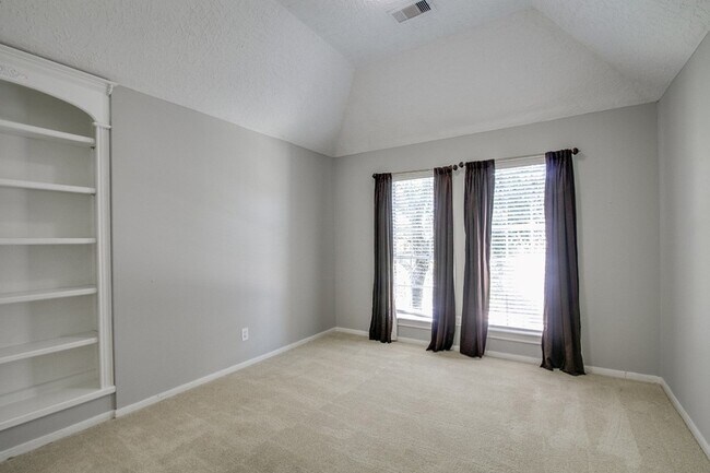 Building Photo - 6302 Laver Love Dr