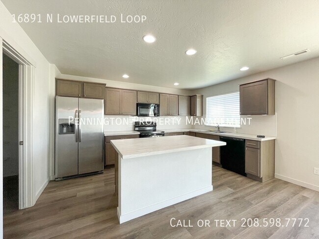 Building Photo - 16891 N Lowerfield Loop