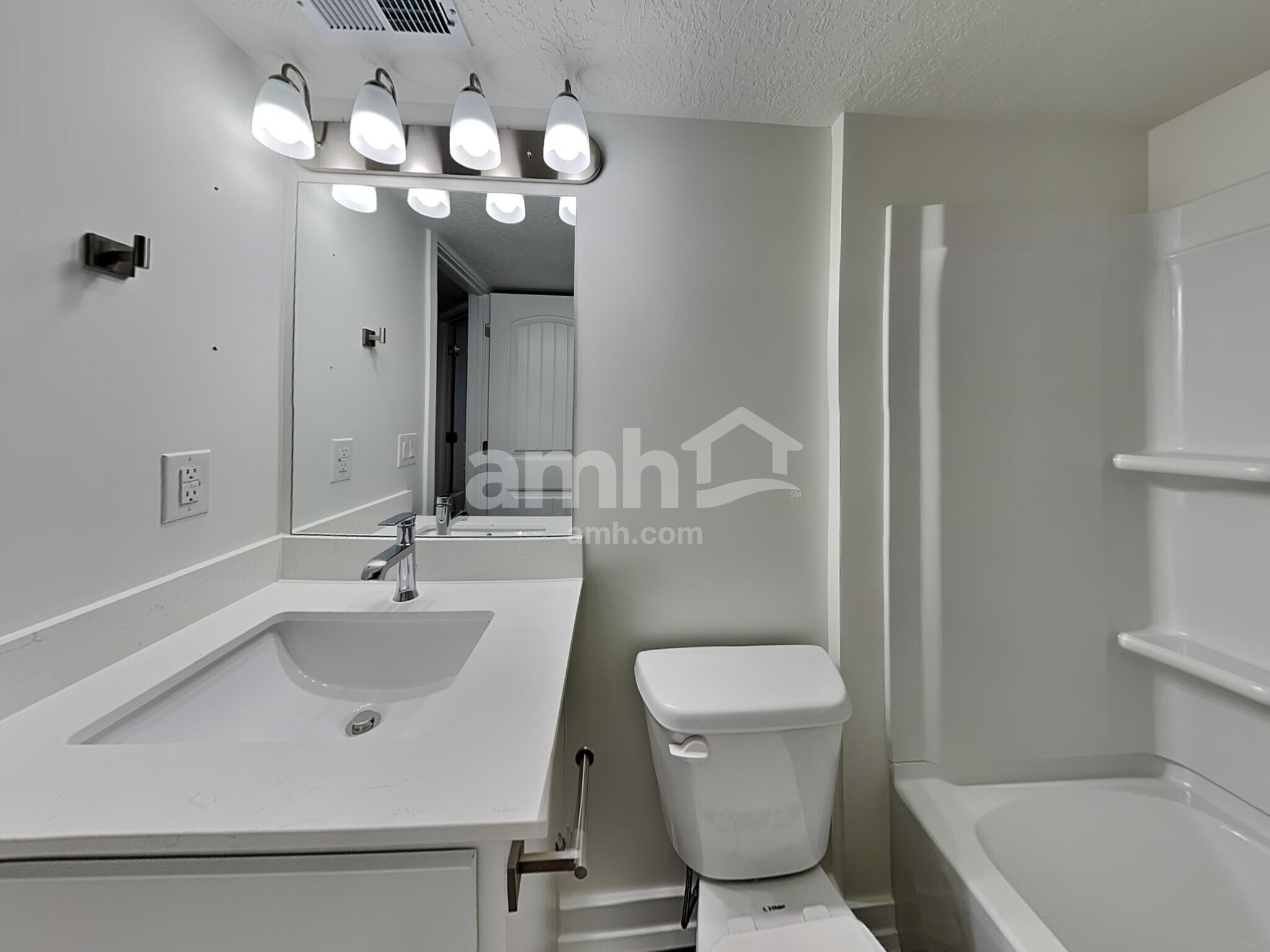 Building Photo - 4103 Dakota Dr