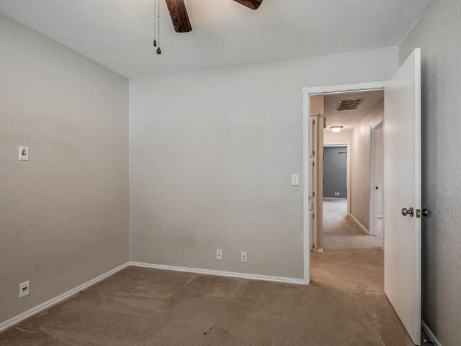 Building Photo - Updated 4-Bedroom Home with Spacious Layout & Modern Touches