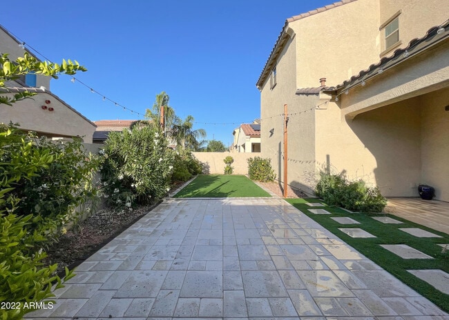 Building Photo - 2902 E Ebony Dr
