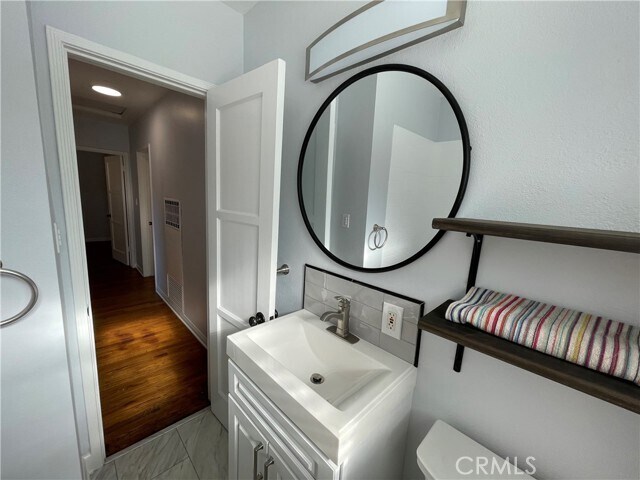 Building Photo - 4447 E 14th St