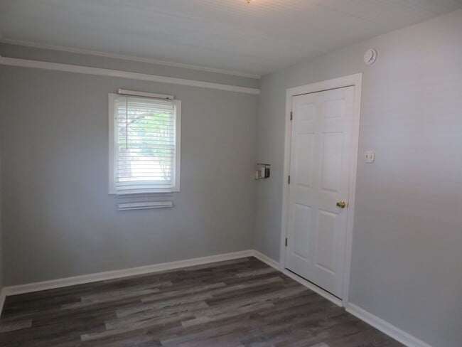 Building Photo - Brace yourself, because this Walnut Hill beauty doesn’t just turn heads — it demands a double-tak...