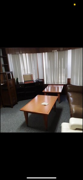 Building Photo - 112 Murray St