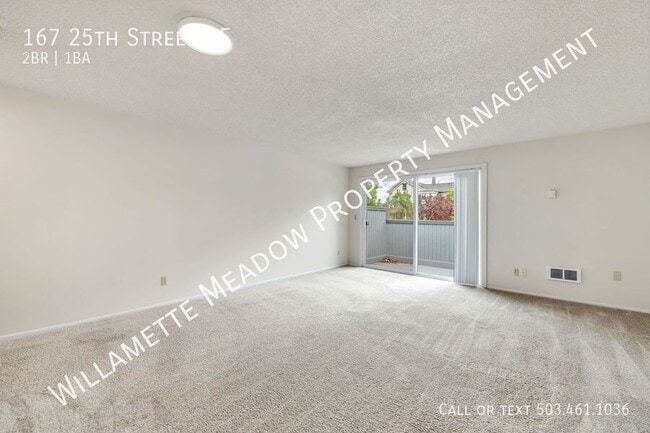 Building Photo - 167 25th St NE