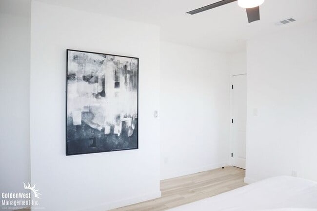 Building Photo - Stylish Updated 3Bdm 2Ba Upstairs Unit in the Heart of Old Town San Diego!