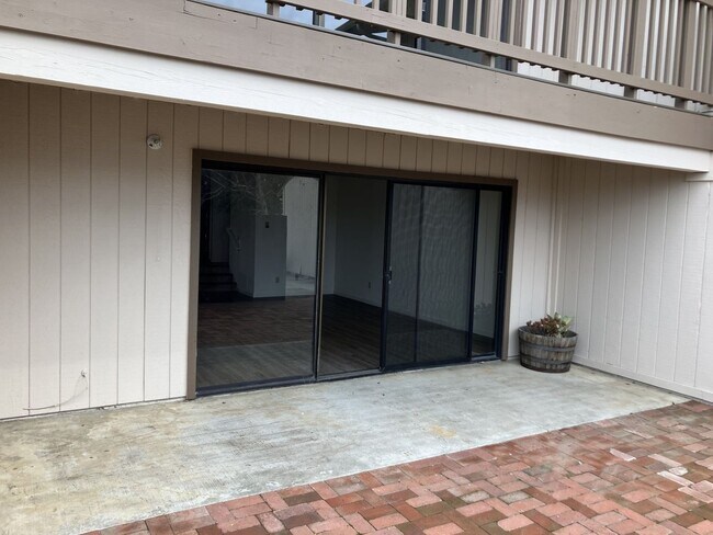 Building Photo - 173 Birch Ave