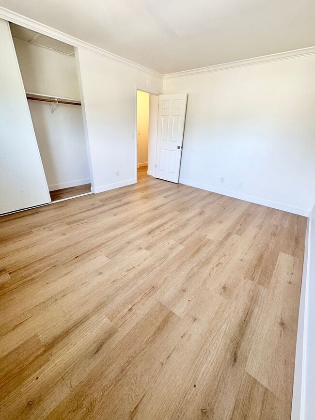 Building Photo - Castro Valley 2BD/1.5BA, 2 Story Duplex with Shared Garage