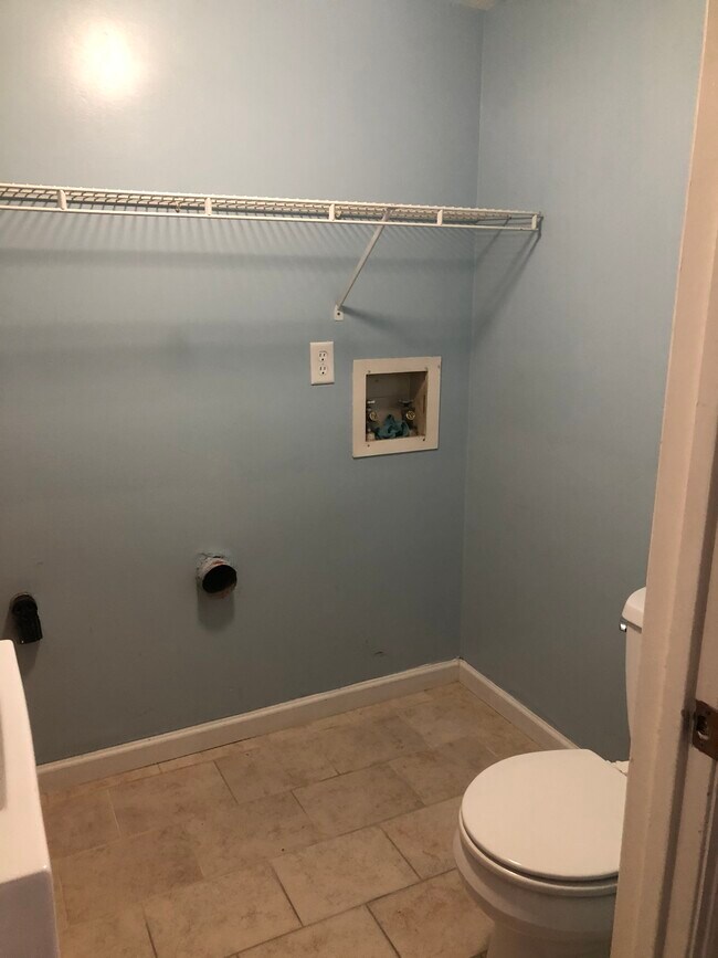 Building Photo - 507 Stinson Dr