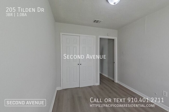 Building Photo - LIMITED TIME: $750 off second month’s rent...