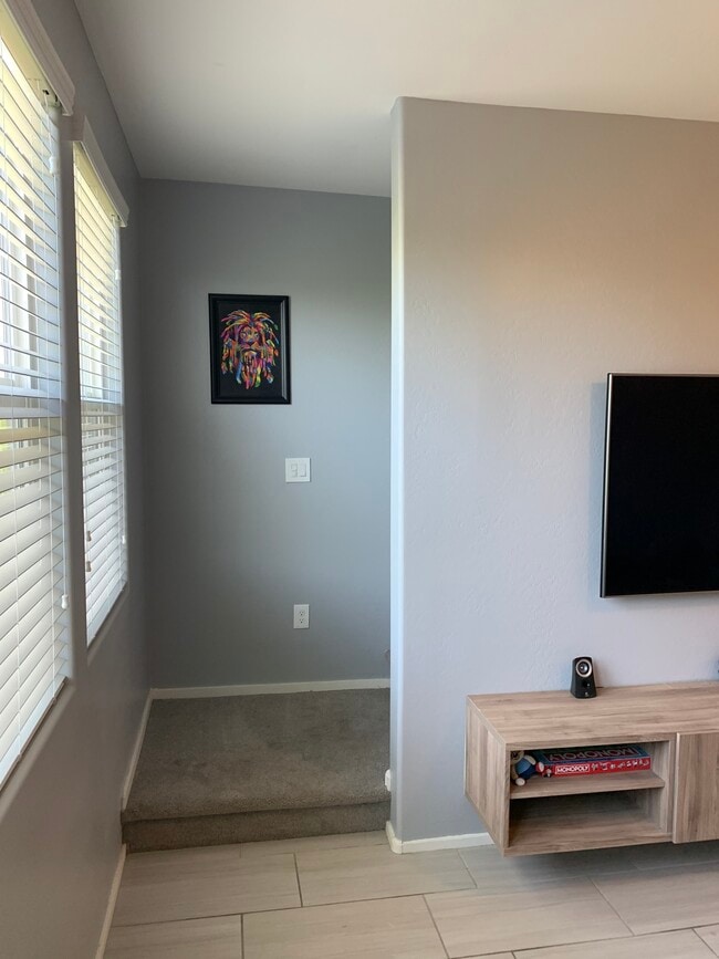 Building Photo - 2342 E Hidalgo Ave