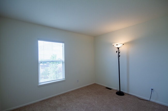 Building Photo - 5747 Jaguar Way
