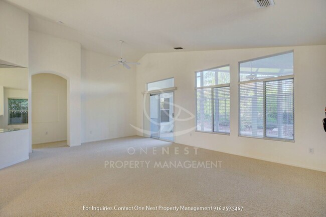Building Photo - Welcome to Your Dream 55+ Oasis in Sun City Roseville!