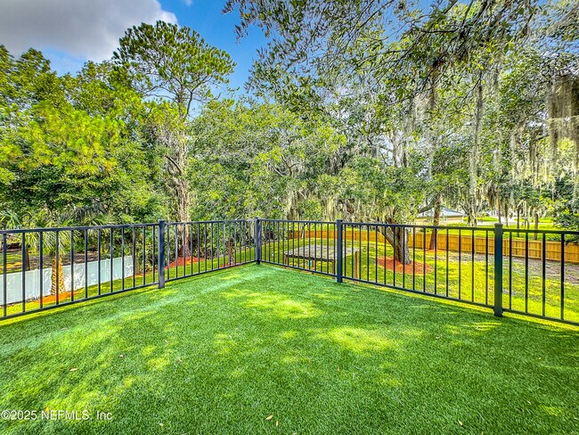 Building Photo - 5395 Heckscher Dr