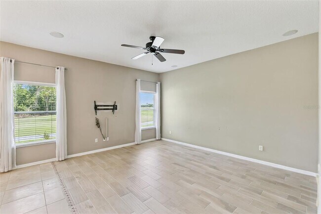 Building Photo - 237 Strathmore Cir