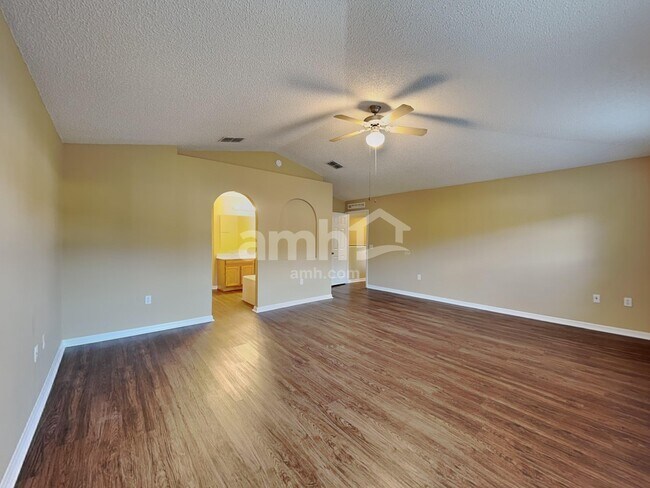 Building Photo - 16452 Corner Lake Dr