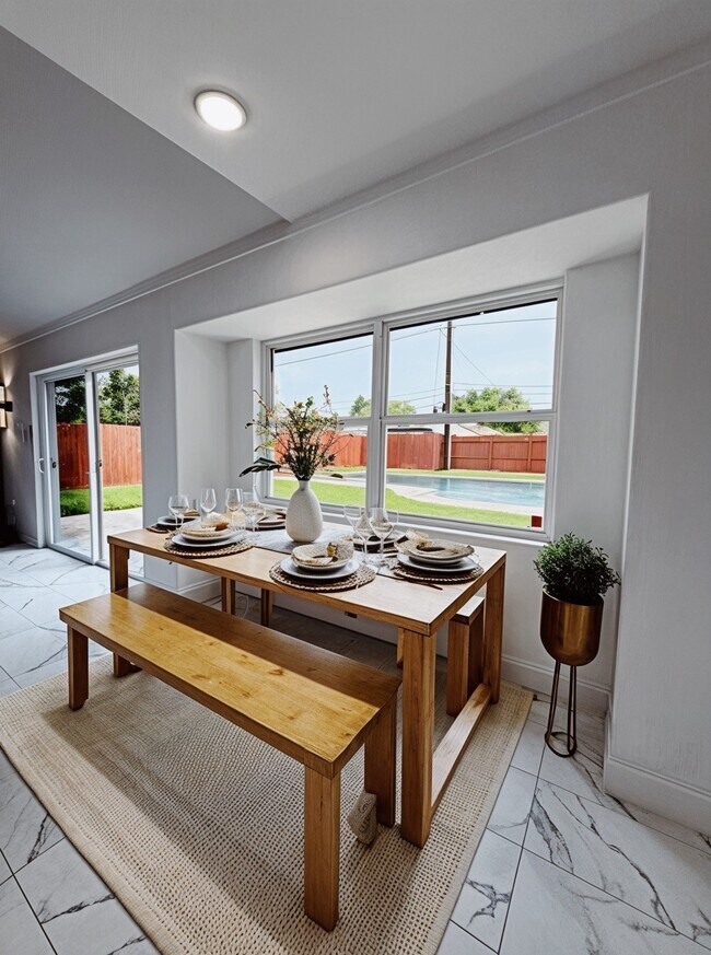 Building Photo - 6035 Cartagena St