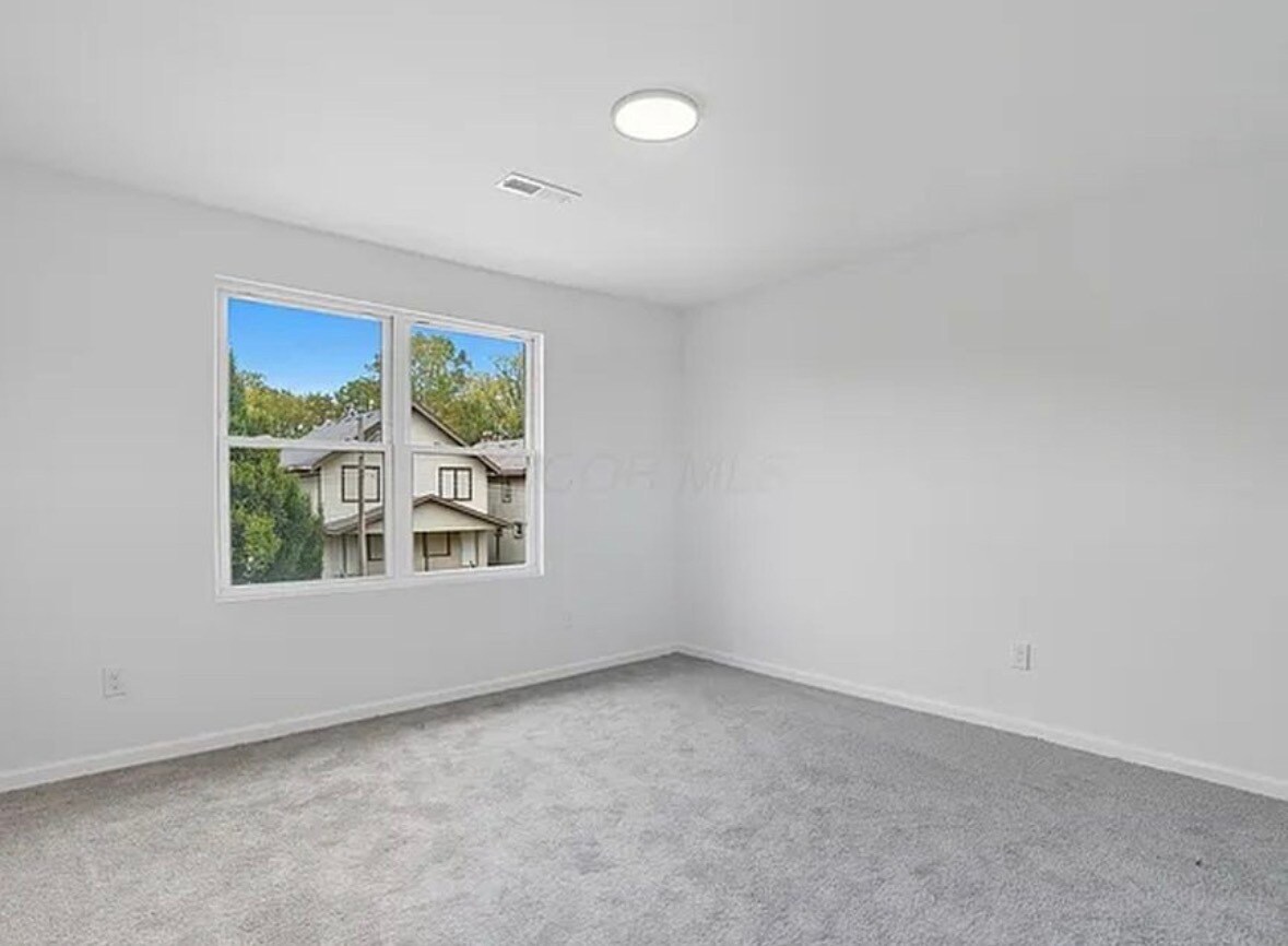 Building Photo - 782 Seymour Ave