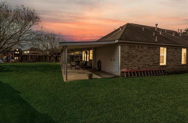 Building Photo - 12106 Landsdown Ridge Way