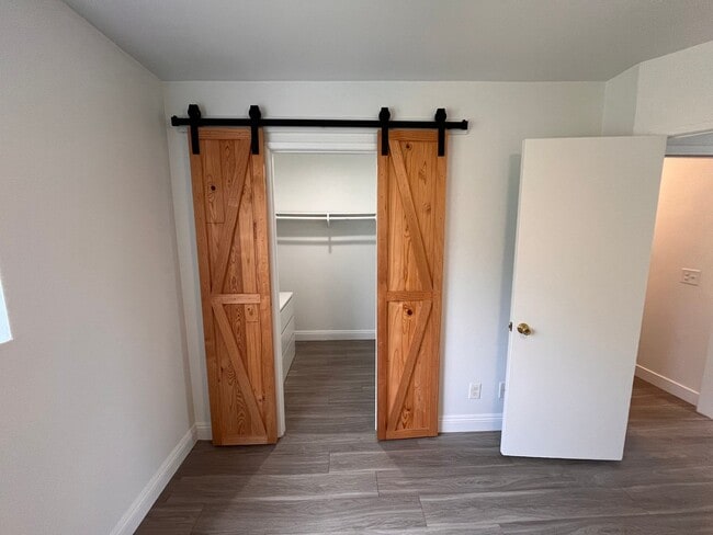 Building Photo - M369 - Albini