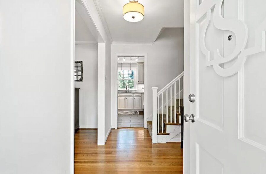 Private entry - 10210 Epsilon Rd