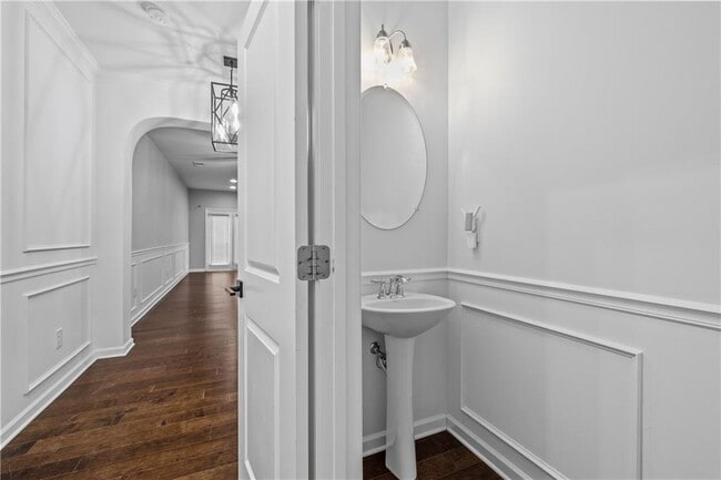 Building Photo - 5038 Longview Walk