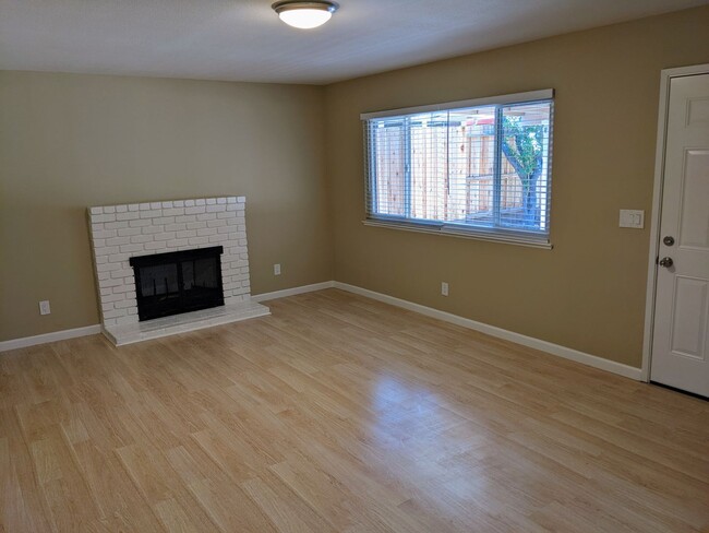 Building Photo - Remodeled 4 Bed 2 Bath Sunnyvale Home - Sp...