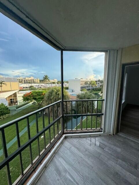 Building Photo - 890 N Federal Hwy