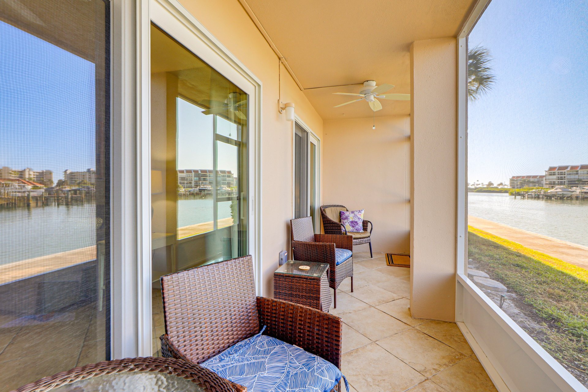 Building Photo - 7930 Sun Island Dr S