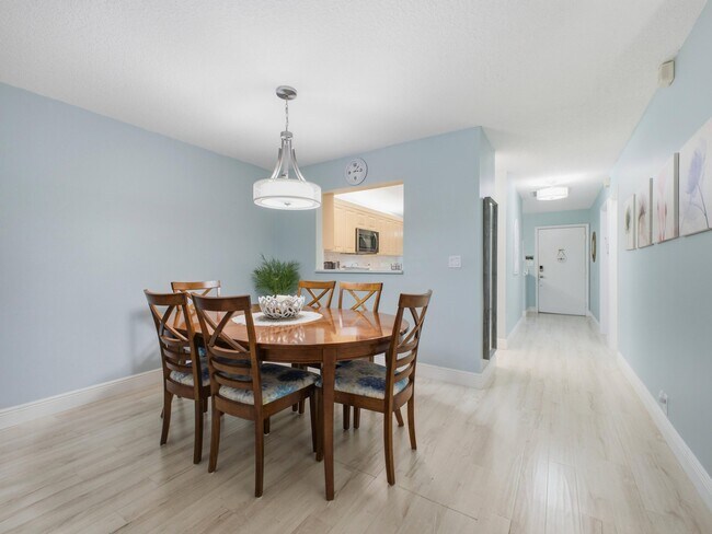 Building Photo - 5800 Princess Palm Ct