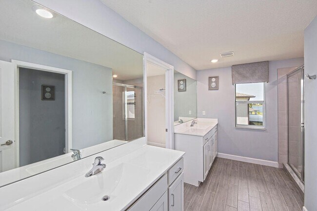 Building Photo - 12623 NW Copper Creek Dr