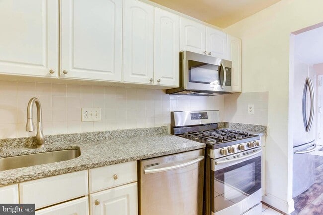 Building Photo - 7981 Audubon Ave