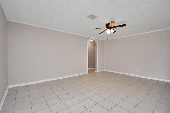 Building Photo - 12207 Flushing Meadows Dr