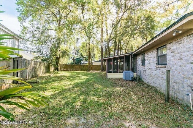 Building Photo - 13101 Premium Rd