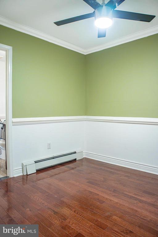 Building Photo - 265 S 9th St