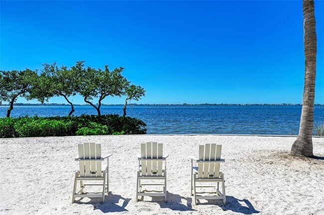 Building Photo - 367 Compass Point Dr