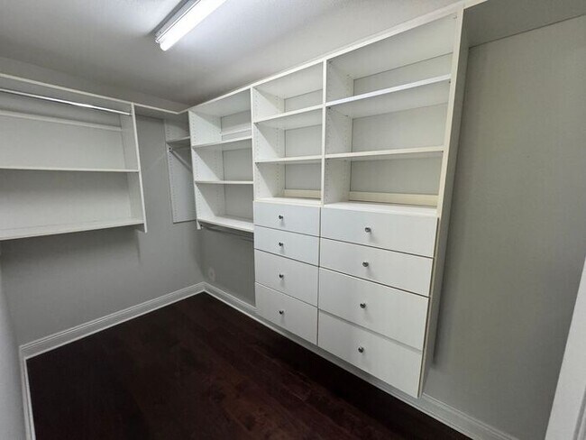 Building Photo - Pensacola - Inverness - 3 bedroom, 2 bathroom